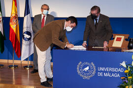 Toma de posesión de Carlos Manuel Del Pino Peñas como nuevo catedrático del Área de Mecánica de Fluidos de la Universidad de Málaga. Paraninfo. Diciembre de 2021