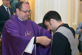 Entrega de medallas de la Cofradía de los Estudiantes. Misa de Lunes Santo. Iglesia de San Agustín. Abril de 2019