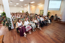 Asistentes al acto de presentación del Retrato de Honor de D. Eugenio José Luque Domínguez. Facultad de Ciencias Económicas y Empresariales. Junio de 2025