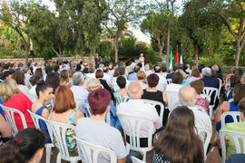 Intervención de María del Carmen Álvarez en el homenaje al personal jubilado de la Universidad de Málaga. Jardín Botánico. Junio 2017