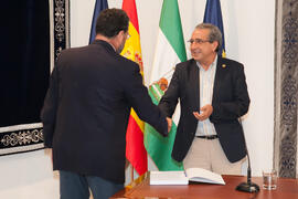 Toma de posesión de Pedro Manuel Valdivieso Felices como nuevo catedrático de Medicina de la Universidad de Málaga. Edificio del Rectorado.  Julio de 2016