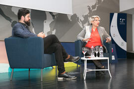 Ana Belén Castillo "Dialogando" con Manu Sánchez. Complejo de Estudios Sociales y Comercio. Enero de 2018