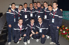 Grupo de voluntarios. 4º Congreso Internacional de Actividad Físico-Deportiva para Mayores. Escuela Técnica Superior de Ingeniería Informática y Telecomunicaciones. Marzo de 2011