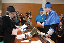 Investidura como Doctor "Honoris Causa" de Hans-Dieter Wienberg por la Facultad de Ciencias de la Universidad de Málaga. Rectorado. Mayo de 2016