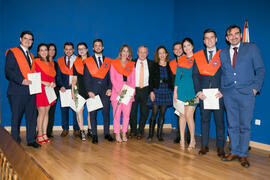 Foto de grupo tras la graduación de Másters de la Facultad de Ciencias Económicas y Empresariales de la Universidad de Málaga. Paraninfo. Abril de 2018