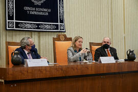 Encuentro con la Ministra de Economía Nadia Calviño en la Facultad de Ciencias Económicas y Empresariales de la Universidad de Málaga. Enero de 2022