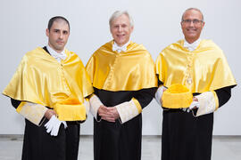 Retrato de Manuel García Sillero, José Pablo Lara y Edmund Neugebauer previo a su investidura como Doctor "Honoris Causa" por la Facultad de Medicina de la Universidad de Málaga. Edificio del Rectorado. Noviembre de 2016