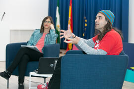 Chema Alonso en la conferencia "Dialogando". Salón de actos de la E.T.S.I Informática  y Telecomunicaciones. Abril de 2017