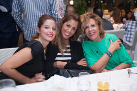 Foto de grupo. Cena Homenaje a profesores y PAS jubilados de la Facultad de Económicas. Restaurante El Palmeral. Septiembre de 2015