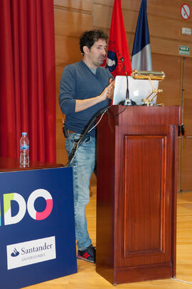 César Bona en su conferencia "Dialogando". Facultad de Derecho. Enero de 2017