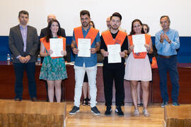 Grupo de alumnas y alumnos. Graduación de Másters de la Facultad de Ciencias Económicas y Empresariales de la Universidad de Málaga. Paraninfo. Junio de 2019