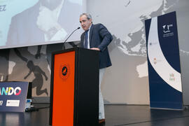 Antonio María Lara. Conferencia "Dialogando" con Manu Sánchez. Complejo de Estudios Sociales y Comercio. Enero de 2018