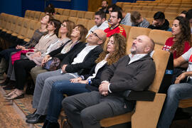 Actividad llevada a cabo durante la conferencia "Emprendimiento y promoción del territorio", de Sara Carmona y Míriam García. Seminario "Emprende 21". Paraninfo. Noviembre de 2017