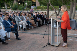 Intervención de Adelaida de la Calle. Homenaje al personal jubilado o que cumple 25 años de servicio en la Universidad de Málaga. Jardín Botánico. Junio de 2019