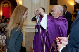 Entrega de medallas de la Cofradía de los Estudiantes. Misa de Lunes Santo. Iglesia de San Agustín. Abril de 2014
