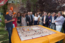 Tarta conmemorativa del 50 Aniversario de la Facultad de Económicas. Facultad de Ciencias Económicas y Empresariales. Octubre de 2015