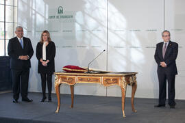 Antonio Ramírez de Arellano, Susana Díaz y José Ángel Narváez momentos antes de su toma de posesión como Rector de la Universidad de Málaga. Palacio de San Telmo, Sevilla. Enero de 2016