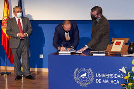 Toma de posesión de Leonardo Franco como nuevo catedrático del Área de Ciencia de la Computación e Inteligencia Artificial de la Universidad de Málaga. Paraninfo. Diciembre de 2021
