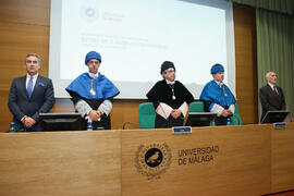 Mesa presidencial de la investidura como Doctor "Honoris Causa" de Hans-Dieter Wienberg por la Facultad de Ciencias de la Universidad de Málaga. Rectorado. Mayo de 2016