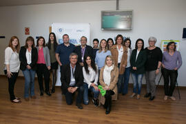 Foto de grupo tras la inauguración de la Oficina de Atención al Estudiante de la Universidad de Málaga. Aulario Rosa de Gálvez. Abril de 2018