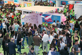 Estand de la Facultad de Ciencias de la Educación. Jornadas de Puertas Abiertas de la Universidad de Málaga. Complejo Polideportivo Universitario. Abril de 2018