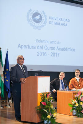 Antonio Ramírez de Arellano en la Apertura del Curso Académico 2016/2017 de la Universidad de Málaga. Salón de actos de la Escuela de Ingenierías Industriales. Septiembre de 2016