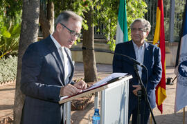 Miguel Porras y José Ángel Narváez. Homenaje al personal que cumple 25 años de servicio en la UMA o jubilado. Jardín Botánico. Junio 2017