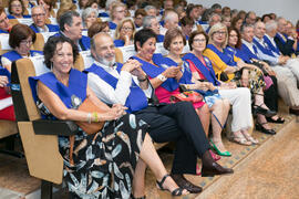 Alumnos en su graduación del curso del Aula de Mayores de la Universidad de Málaga. Paraninfo. Junio de 2017