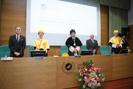 Mesa presidencial de la investidura como Doctor "Honoris Causa" de Edmund Neugebauer por la Facultad de Medicina de la Universidad de Málaga. Edificio del Rectorado. Noviembre de 2016
