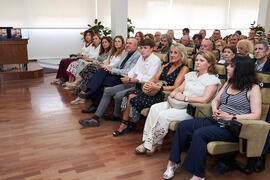 Asistentes al acto de presentación del Retrato de Honor de D. Eugenio José Luque Domínguez. Facultad de Ciencias Económicas y Empresariales. Junio de 2025
