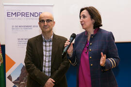 José Juan Benítez y Ana Corredera presentan el seminario "Emprende 21. Territorio y Emprendimiento". Paraninfo. Noviembre de 2018