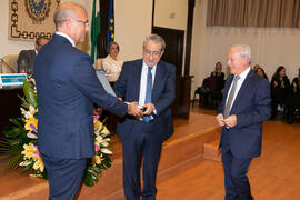 Entrega de Distinción de Honor a Joaquín Fernández-Crehuet. Celebración de San Lucas. Facultad de Medicina. Noviembre de 2019