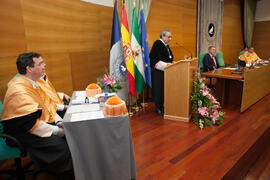 Investidura como Doctor "Honoris Causa" de Manuel Molina Lozano por la Facultad de Turismo de la Universidad de Málaga. Rectorado. Abril 2016