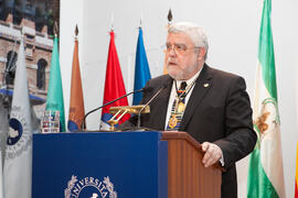 José Manuel Cabra de Luna en la imposición de la Medalla de Oro de la Universidad de Málaga a la Universidad de Granada. Paraninfo. Diciembre de 2016
