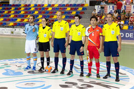 Capitanes y árbitros. Partido Tailandia contra España. 14º Campeonato del Mundo Universitario de Fútbol Sala 2014 (FUTSAL). Antequera. Julio de 2014