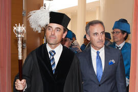 Miguel Porras Fernández y José Carlos Haro Ramos en la investidura como Doctor "Honoris Causa" de Hans-Dieter Wienberg por la Facultad de Ciencias de la Universidad de Málaga. Rectorado. Mayo de 2016