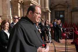 Acto de la Hermandad de los Estudiantes en la Catedral. Plaza del Obispo, Málaga. Abril de 2019