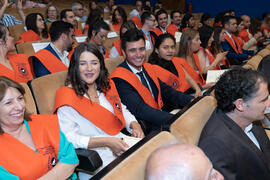 Grupo de alumnas y alumnos. Graduación de Másters de la Facultad de Ciencias Económicas y Empresariales de la Universidad de Málaga. Paraninfo. Junio de 2019