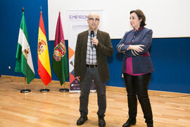 José Juan Benítez y Ana Corredera presentan el seminario "Emprende 21. Territorio y Emprendimiento". Paraninfo. Noviembre de 2018