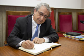 José Ángel Narváez tras la clausura del 50 Aniversario de la Facultad de Económicas. Facultad de Ciencias Económicas y Empresariales. Marzo de 2016