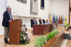 José Ángel Narváez en el homenaje al personal que cumple 25 años de servicio en la UMA o jubilado. Paraninfo. Junio 2016
