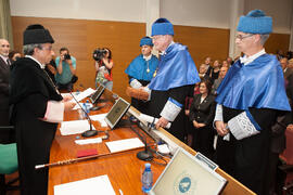 Investidura como Doctor "Honoris Causa" de Hans-Dieter Wienberg por la Facultad de Ciencias de la Universidad de Málaga. Rectorado. Mayo de 2016