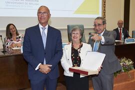 Reconocimiento a personal jubilado. Celebración del 50 Aniversario de la Facultad de Medicina de la Universidad de Málaga. Facultad de Medicina. Octubre de 2022