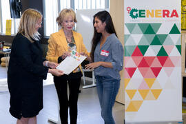 Entrega de diploma. Clausura del programa "Genera". Edificio "The Green Ray". Junio de 2019