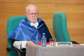 Antonio Luque en su investidura como Doctor "Honoris Causa" por la Facultad de Ciencias de la Universidad de Málaga. Edificio del Rectorado. Octubre de 2016