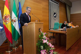 Miguel Porras Fernández en la investidura como Doctor "Honoris Causa" de Manuel Molina Lozano por la Facultad de Turismo de la Universidad de Málaga. Rectorado. Abril 2016