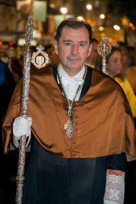 Representante de la Universidad de Málaga en el desfile procesional de la Hermandad de los Estudiantes. Abril de 2014