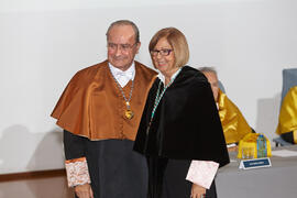 Entrega de la medalla al mérito universitario. Acto Conmemorativo de los 40 años de la Universidad de Málaga. Escuela Técnica Superior de Ingeniería Informática. Diciembre de 2012