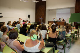 Intervención de la alumna Lijin Zhang. Graduación en el CIE de la Universidad de Málaga. Centro Internacional de Español. Agosto de 2014