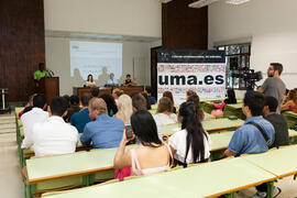 Intervención del alumno Koffi Eric Konan. Graduación de los alumnos del CIE de la Universidad de Málaga. Centro Internacional de Español. Septiembre de 2014